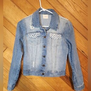 Francesca's Harper distressed lace detailed light wash denim jacket size small